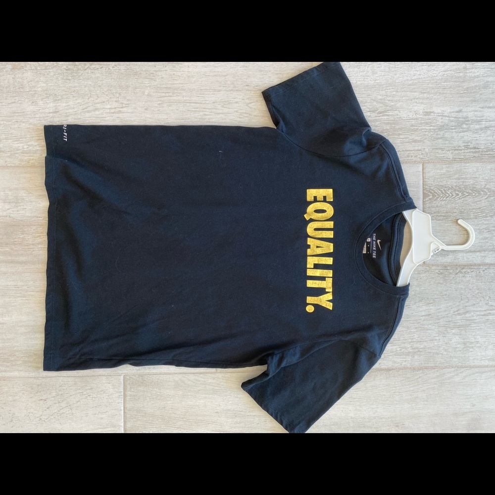 nine equality tee